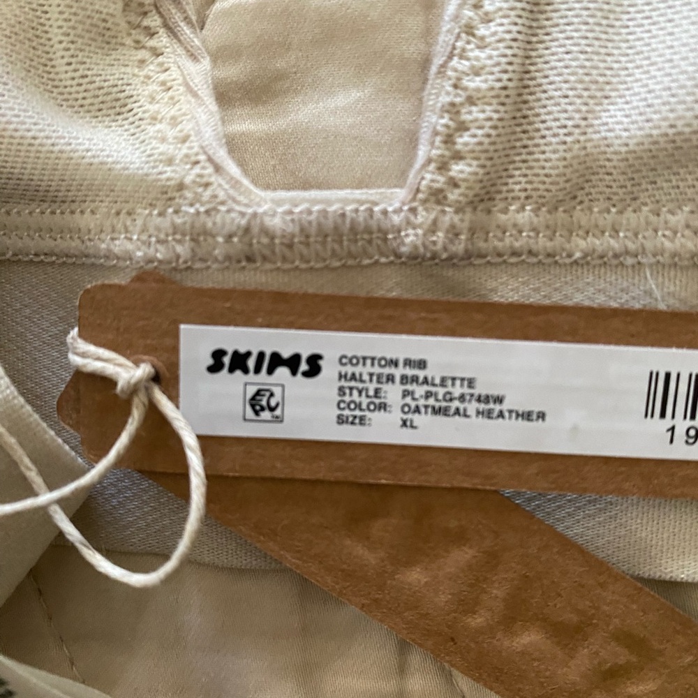 SKIMS Oatmeal Color Ribbed Bralettes - Picture 11 of 14